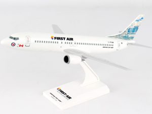 Skymarks First Air Boeing 737-400 1:130 Scale Model